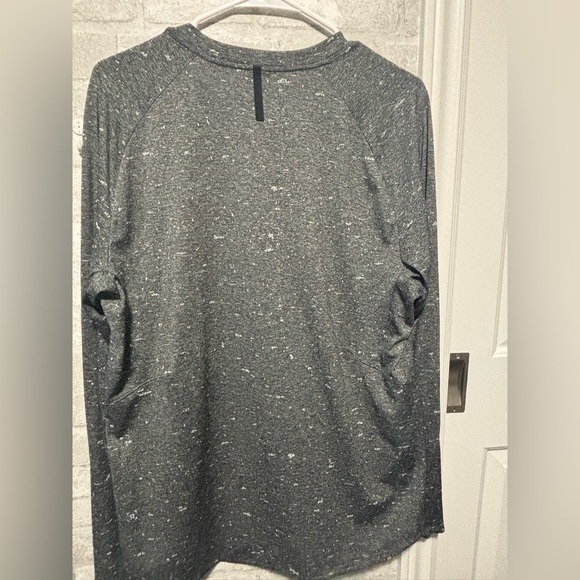 Men's size Large Dri-fit shirt  for running or sports - Picture 4 of 6